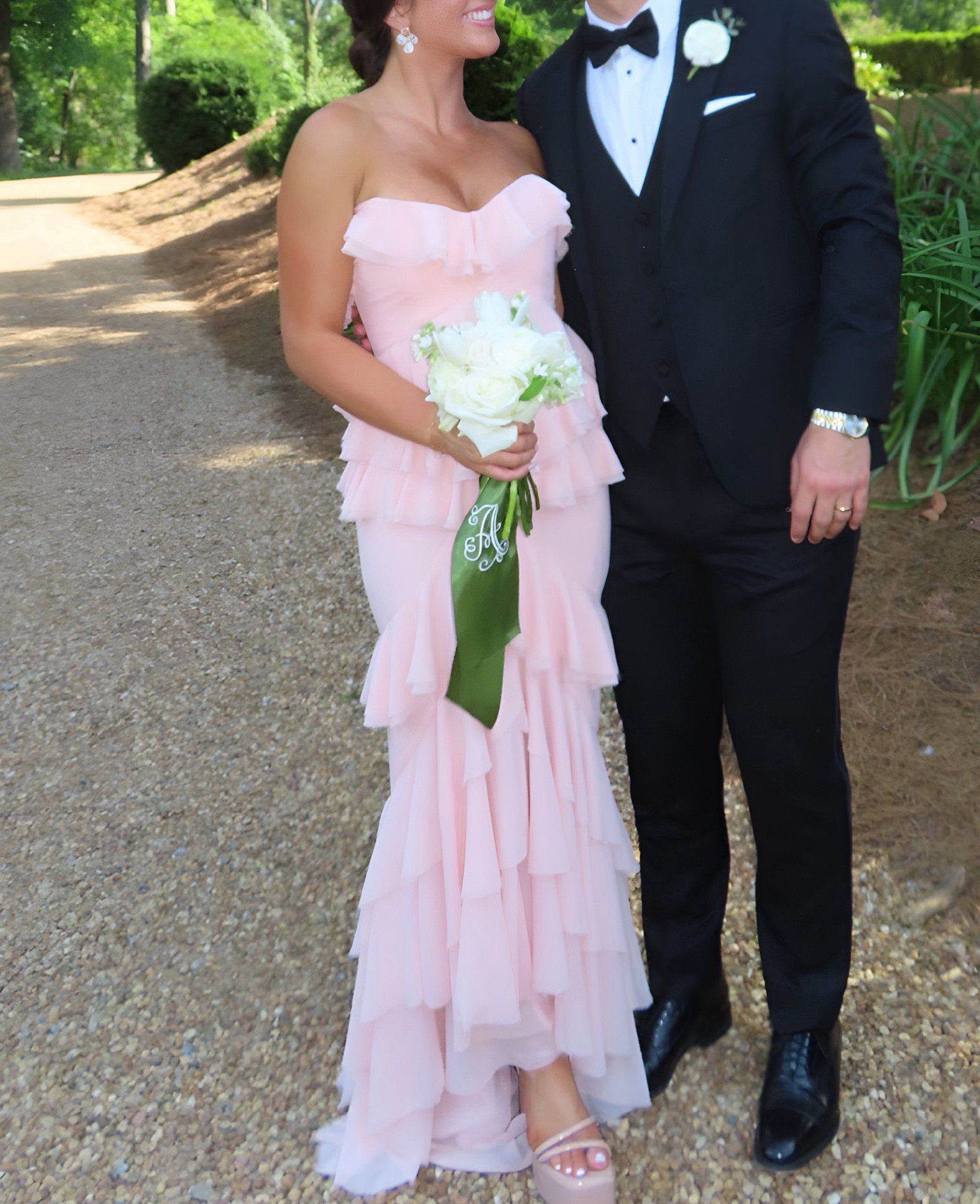 The most STUNNING pink bridesmaids dress from Revolve! Linked below 🩷