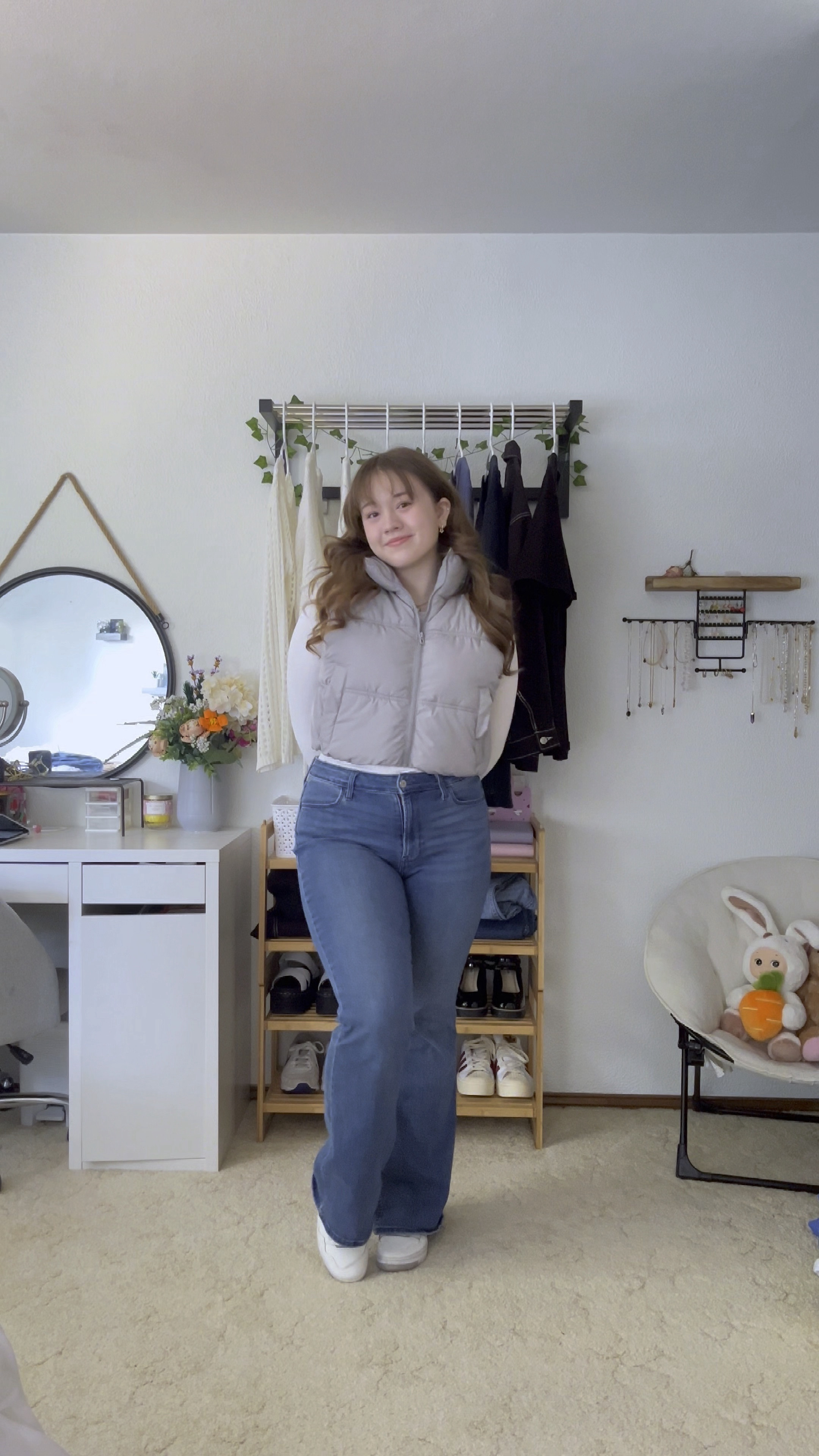 puffer vest flare jean outfitt

#LTKVideo #LTKstyletip