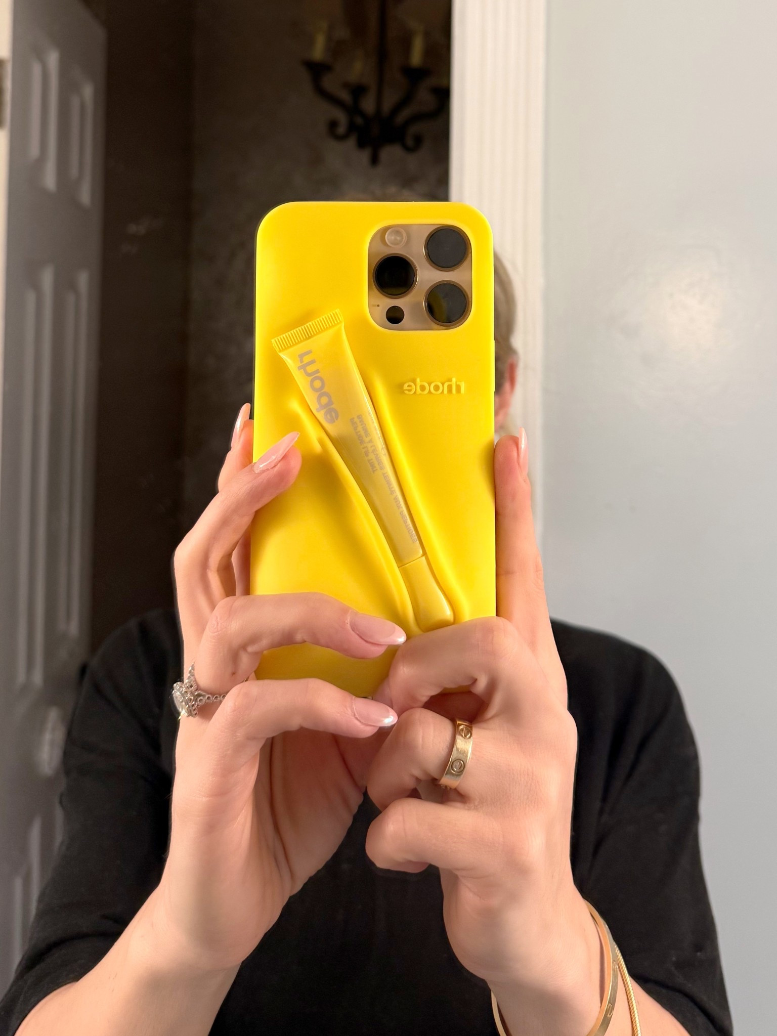 THE COLOR OF THE SZN🍋🌙🌼🐥🍌🍯☀️



Rhode case linked below 👇🏼 

#LTKBeauty #LTKStyleTip #LTKSeasonal