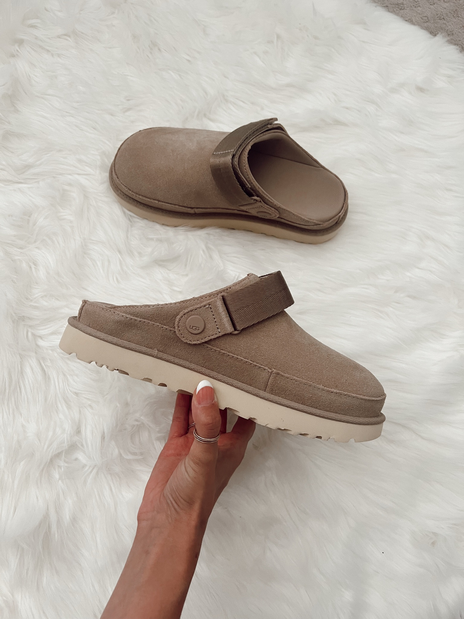 The viral Uggs for this fall are so good! ✨🤎 Sizes are selling fast & for good reason. This is the color sand. 

#LTKShoeCrush #LTKStyleTip #LTKBeauty