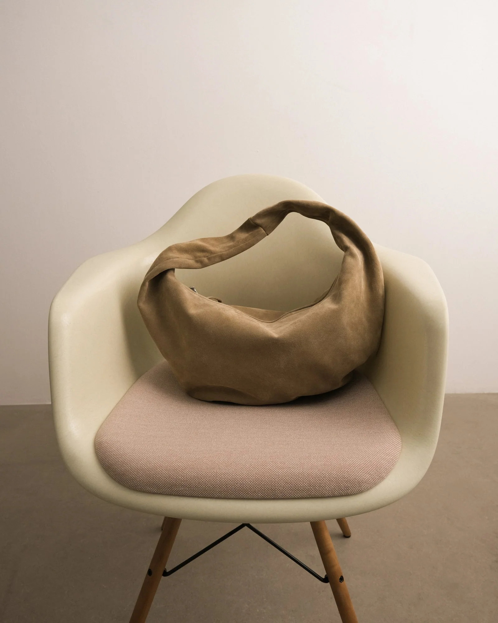 Alva Shoulder Bag Suede Sand Bag | Flattered