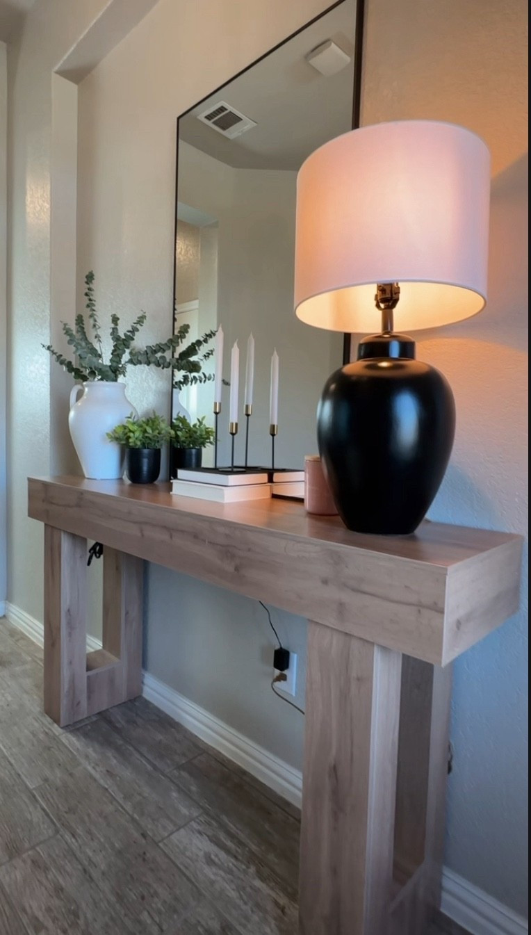 Mesita de entrada con Luz 

#LTKFamily