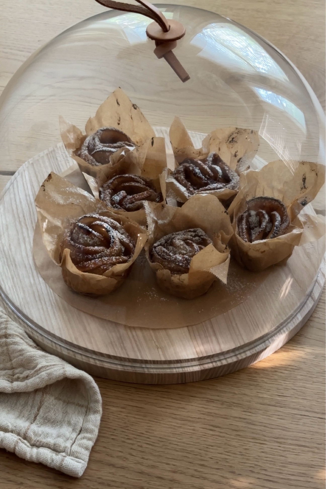 The prettiest cake dome for all your sweet treats

#LTKSeasonal #LTKHome #LTKStyleTip