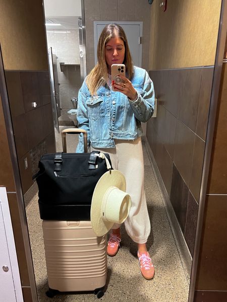 My travel day OOTD. Plus, the ONLY luggage I will ever travel with. 

Beis luggage 
Free people set 
Travel outfit 



#LTKstyletip #LTKfindsunder100 #LTKtravel