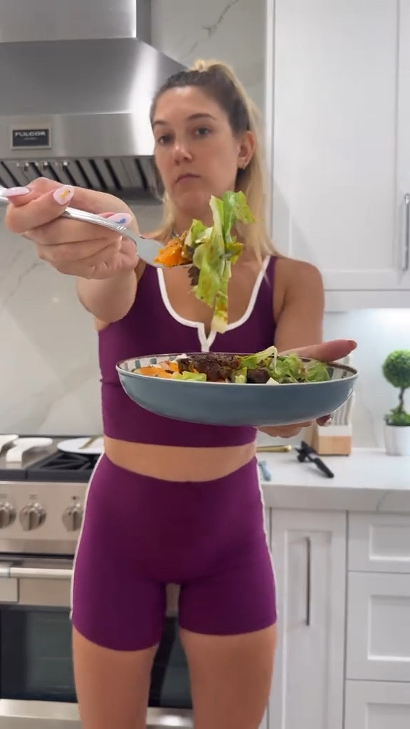 Burger bowls are a staple around here AND YES, I stock up on the trader joe’s Dill mustard. It’s the best you cannot deny it!

ingredients:
Sweet potato
Ground beef (season how you wish)
Chopped Romaine
diced onions
Cheddar cheese
Pickles
Ketchup & Pickle mustard

No measurements just love 🫶🏻 I also love my new Peloton set!

#LTKHome #LTKStyleTip #LTKActive