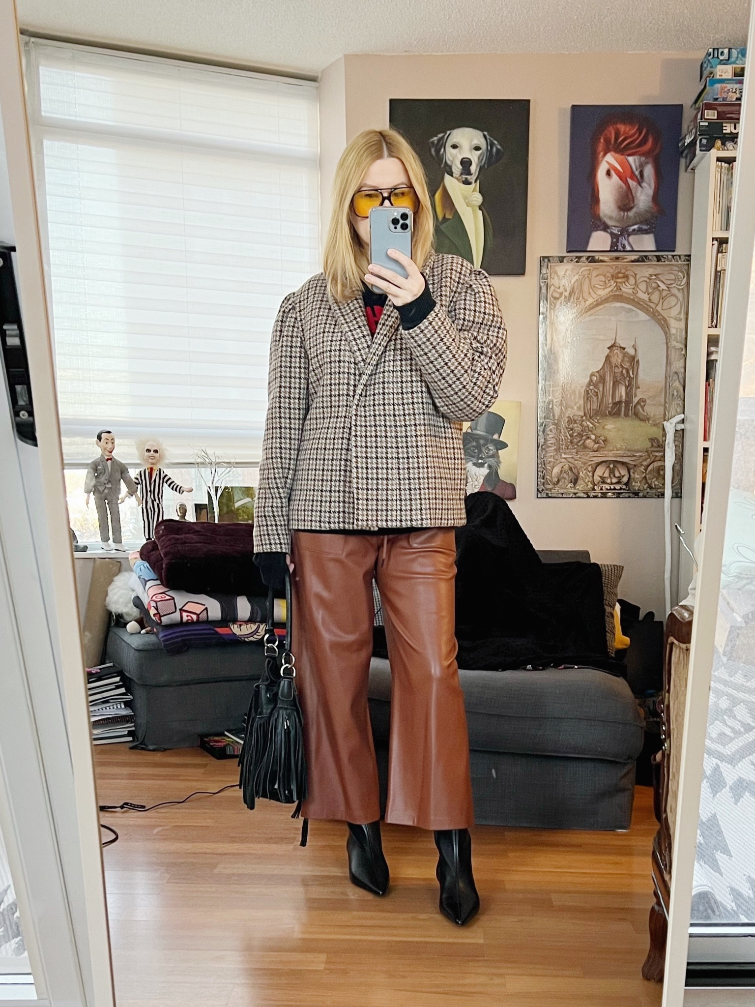 I wish I enjoyed cooking. That is all.
Pants and boots @zara
Jacket and bag secondhand
•
.  #winterLook  #StyleOver40  #vintagebag  #isabelMarant  #kittenHeel  #leatherPants #secondhandFind #zara #FashionOver40  #MumStyle #genX #genXStyle #genXInfluencer #isabelMarant #WhoWhatWearing #genXblogger #secondhandDesigner #Over40Style #40PlusStyle #Stylish40s #styleTip  #HighStreetFashion #StyleIdeas


#LTKSeasonal #LTKFind #LTKstyletip