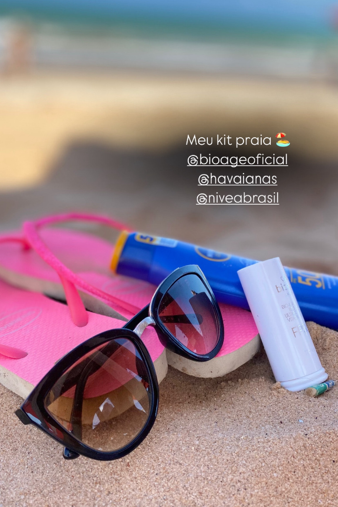 Depois de tantos anos dr praia, agora sim meu kit perfeito: havaianas, protetor solar stick FPS 60 Bioage, protetor solar corporal FPS 50 Nívea 🏖️ link pra vocês⬇️

O óculos é com grau kkkkk então não dá pra indicar

#LTKbrasil #LTKbeleza #LTKsummer