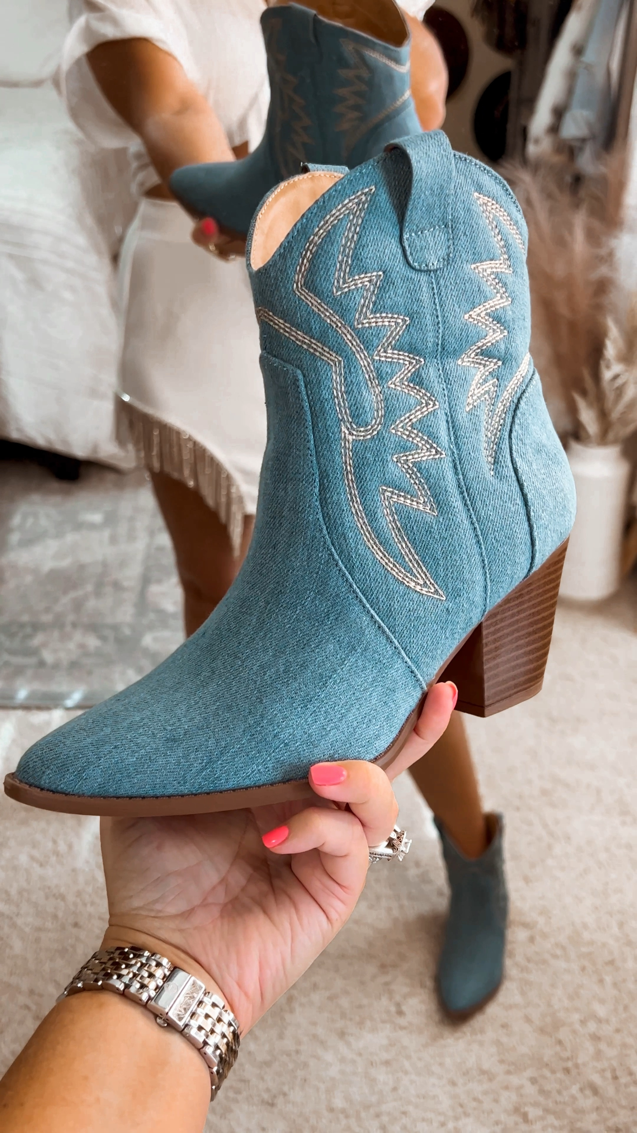 How freaking CUTE are these denim booties from VICI?! True to size. DRESSED.IN.DELIGHT saves 20% 

#LTKshoecrush #LTKunder100