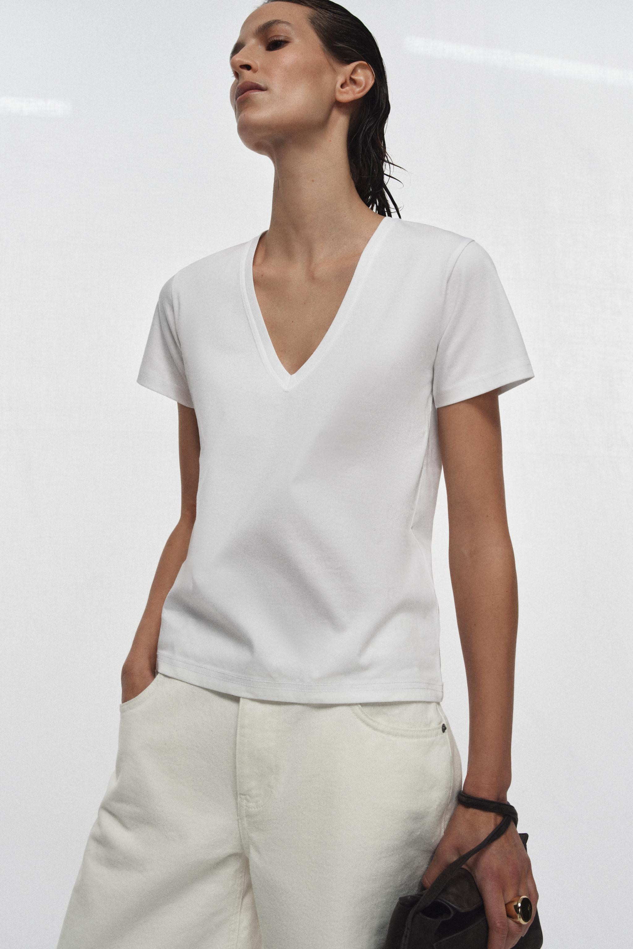 INTERLOCK V-NECK T-SHIRT | Zara UK