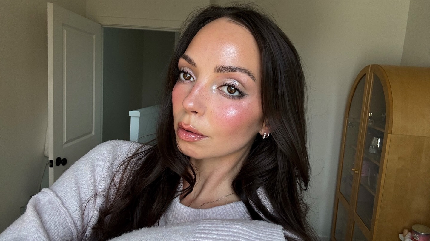 winter makeup ⋆𐙚❅*°⋆❆

cool toned makeup with lots of sparkles and highlighter ❄️✨ have you done a wintery makeup look yet? hope this inspires you 💫 

key products: (everything linked on my LTK/ShopMy) 
❆ dior backstage glow palette 002 frosted opal glow
❆ morphe cyber chrome eyeshadow palette 
❆ saie dew blush shade baby 

#wintermakeup cool toned makeup, makeup inspo, baby pink blush, highlighter, glowy makeup, i’m cold makeup