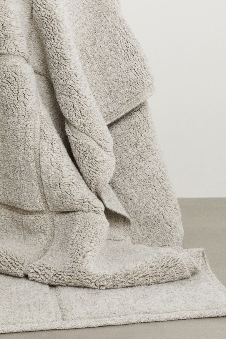 Large wool rug | H&M (UK, MY, IN, SG, PH, TW, HK)