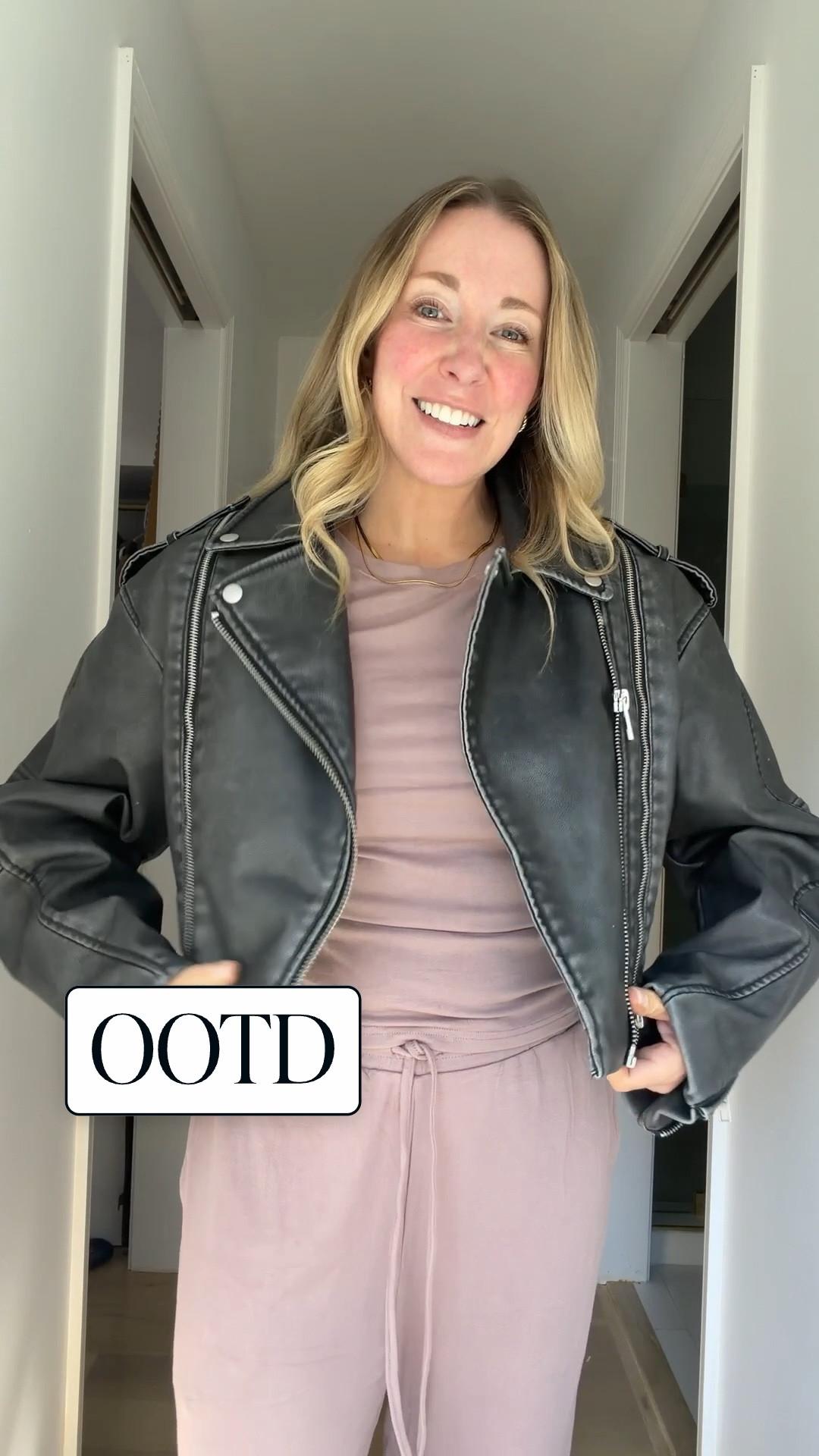 Saturday OOTD
Spring outfit 
Casual outfit 
Mom outfit 
Amazon set 

#LTKootd #LTKActive