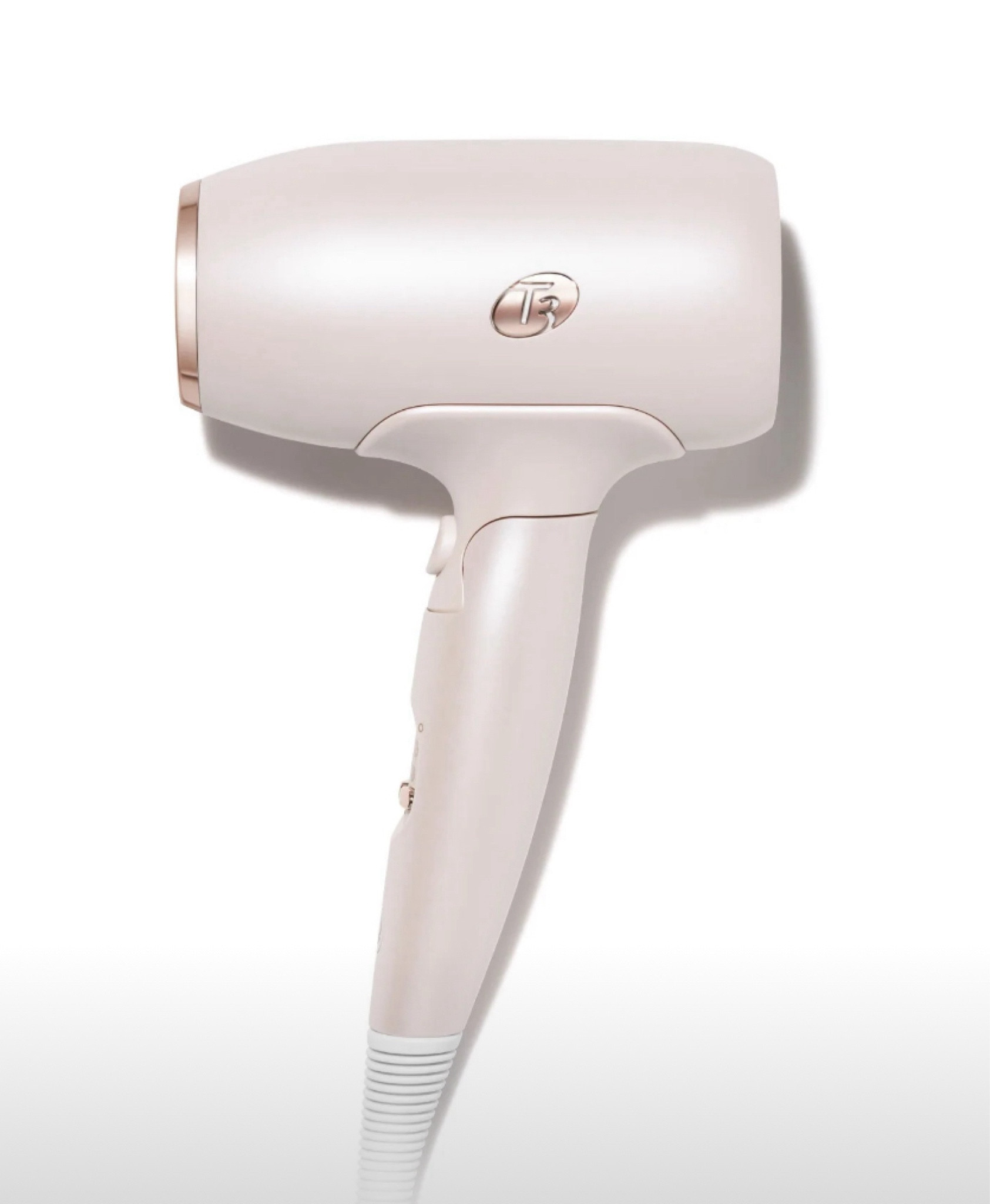 44% -off alert 

You know I love my T3 hair tools and the best Travel hair dryer is now $99 verses?$179 
It’s compact yet packs a punch like a full size dryer… (if you have limited home space this is great for that too!) comes with a bag that hangs 

T3 has several other $99 tools right now as welll



#LTKBeauty #LTKTravel #LTKFindsUnder100