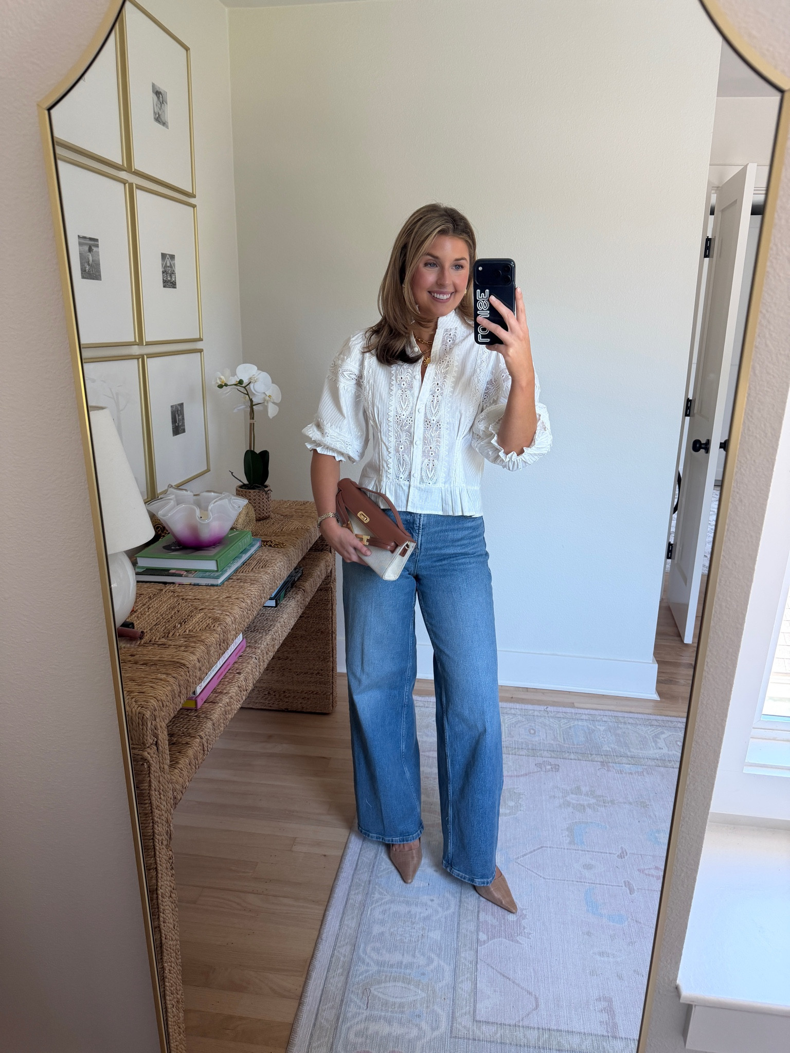 Summer date night outfit idea! Wearing a S in top and S in jeans