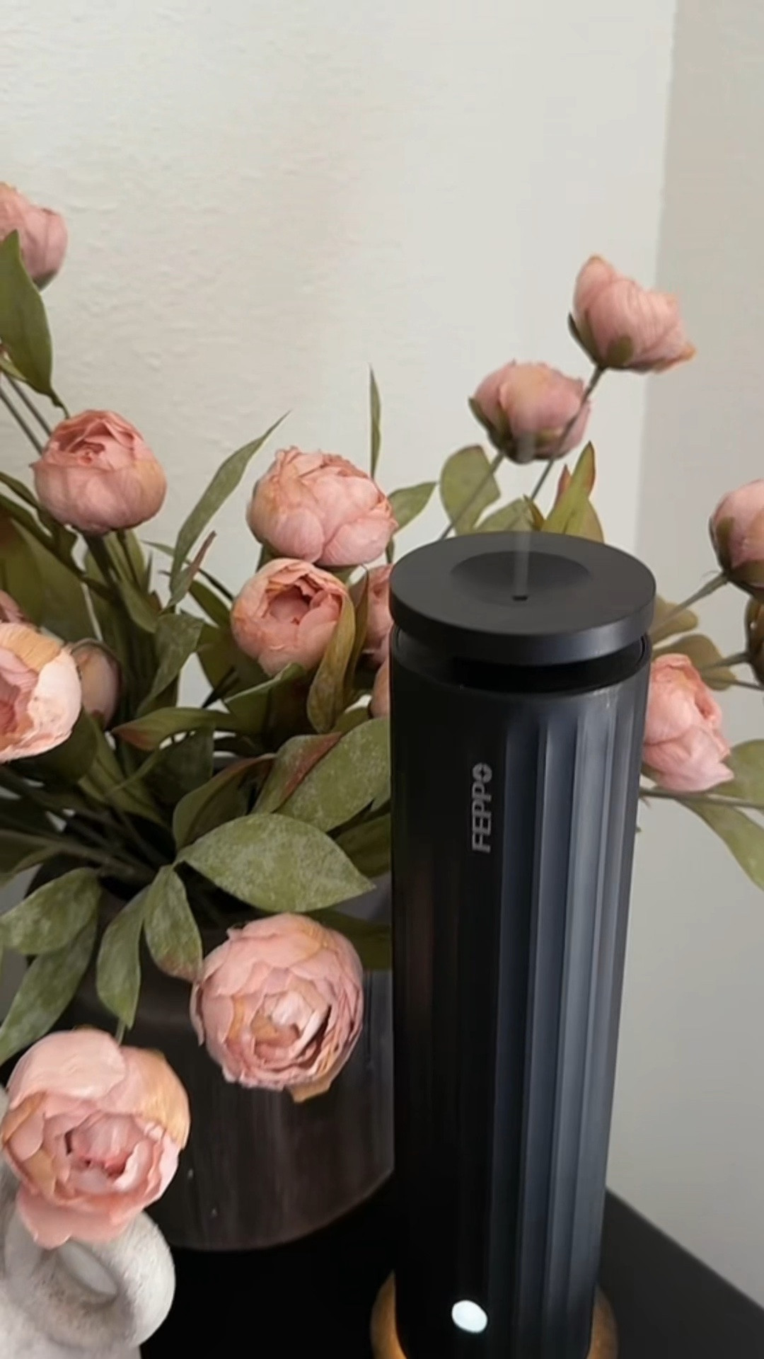 Waterless diffuser 

Home fragrance, cleaning products, home essentials, diffuser, waterless diffuser, home scents

#LTKHome