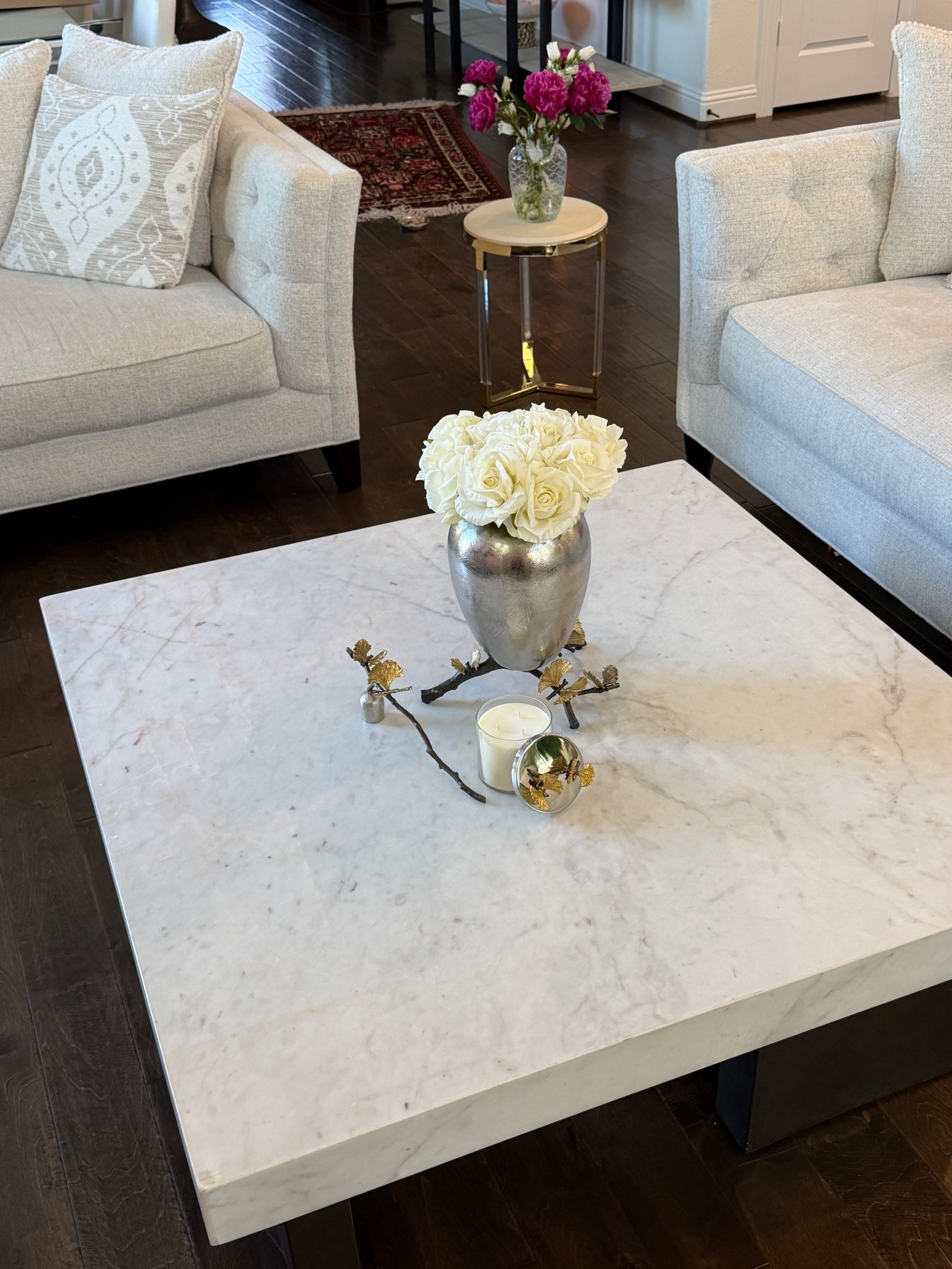 Elevating my coffee table with timeless details ✨
From the elegant vase to the cozy candle and the chic candle snuffer — every piece adds a touch of luxury to my space.
All my home favorites are linked on LTK 🤍
#candle #coffee-table #home #life 



#LTKdayinmylife #LTKBeauty #LTKHome