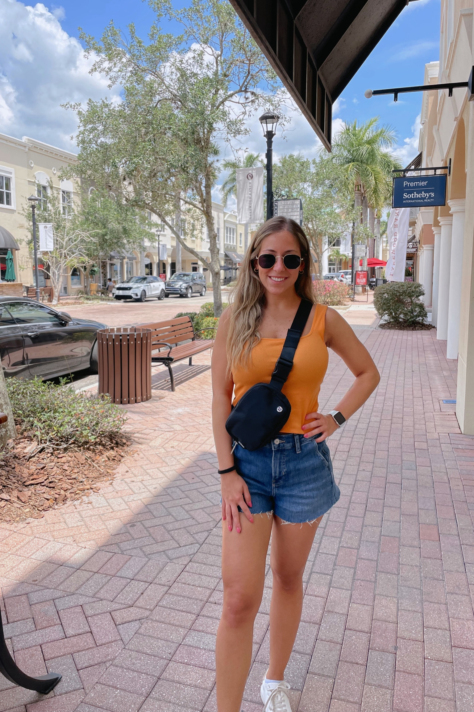 Summer florida outfit 🧡🍑 tagged a few other of my orange favorites all from Old Navy 

Summer outfit. Bright outfit. Casual summer outfit. Old navy summer outfit. Old navy jean shorts  