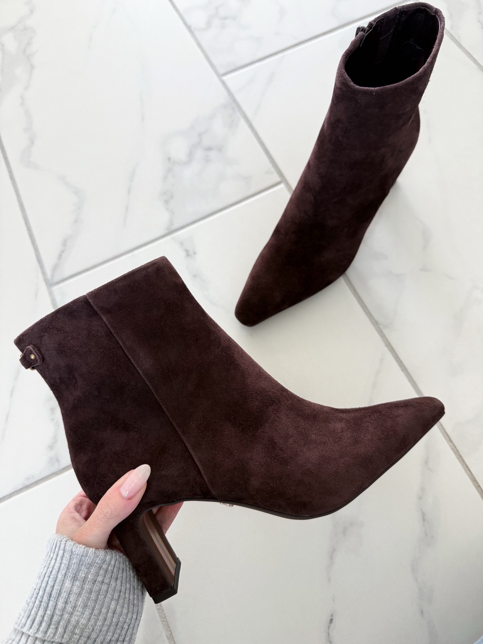 The perfect chocolate fall bootie🤌🏼 
Suede bootie, Sam Edelman, brown bootie, ankle boot, boots, booties, fall bootie

#LTKShoeCrush #LTKStyleTip 

#LTKootd #LTKGiftGuide #LTKgrwm