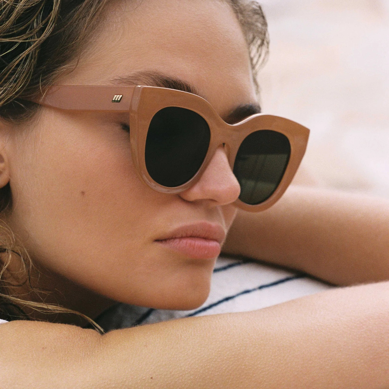 AIR HEART | CARAMEL | Le Specs UK