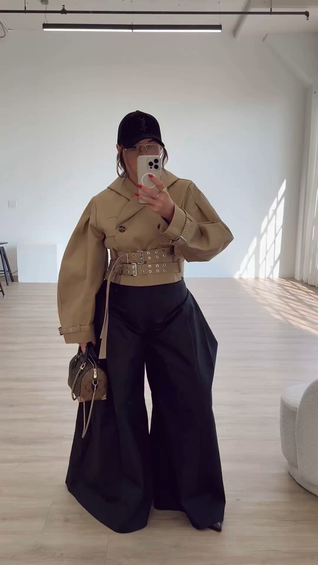 Ultra wide leg palazzo pants run true to size. Has stretch



#LTKOver40 #LTKootd #LTKSeasonal