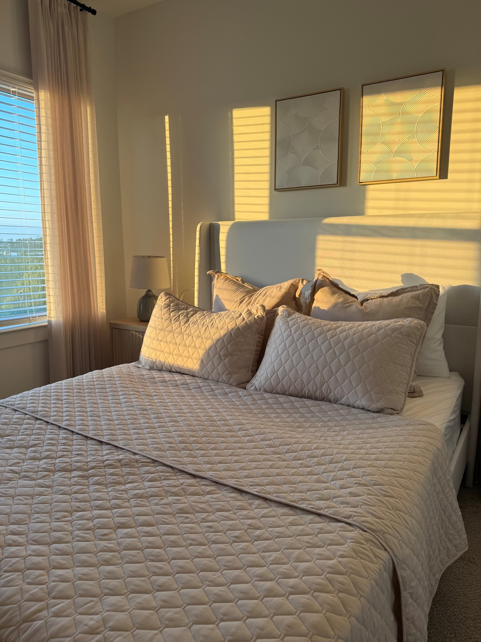 Amazing deal on this beautiful quilt set- shams included 😍 it’s so soft and perfect for these warmer nights! 

Amazon bedding, guest bedroom, master bedroom, pottery barn inspired quilt, Amazon queen bed, designer look for less home finds, Amazon home finds, Amazon home decor, Amazon bedroom finds, neutral bedroom inspo 

#LTKSeasonal #LTKSaleAlert #LTKHome
