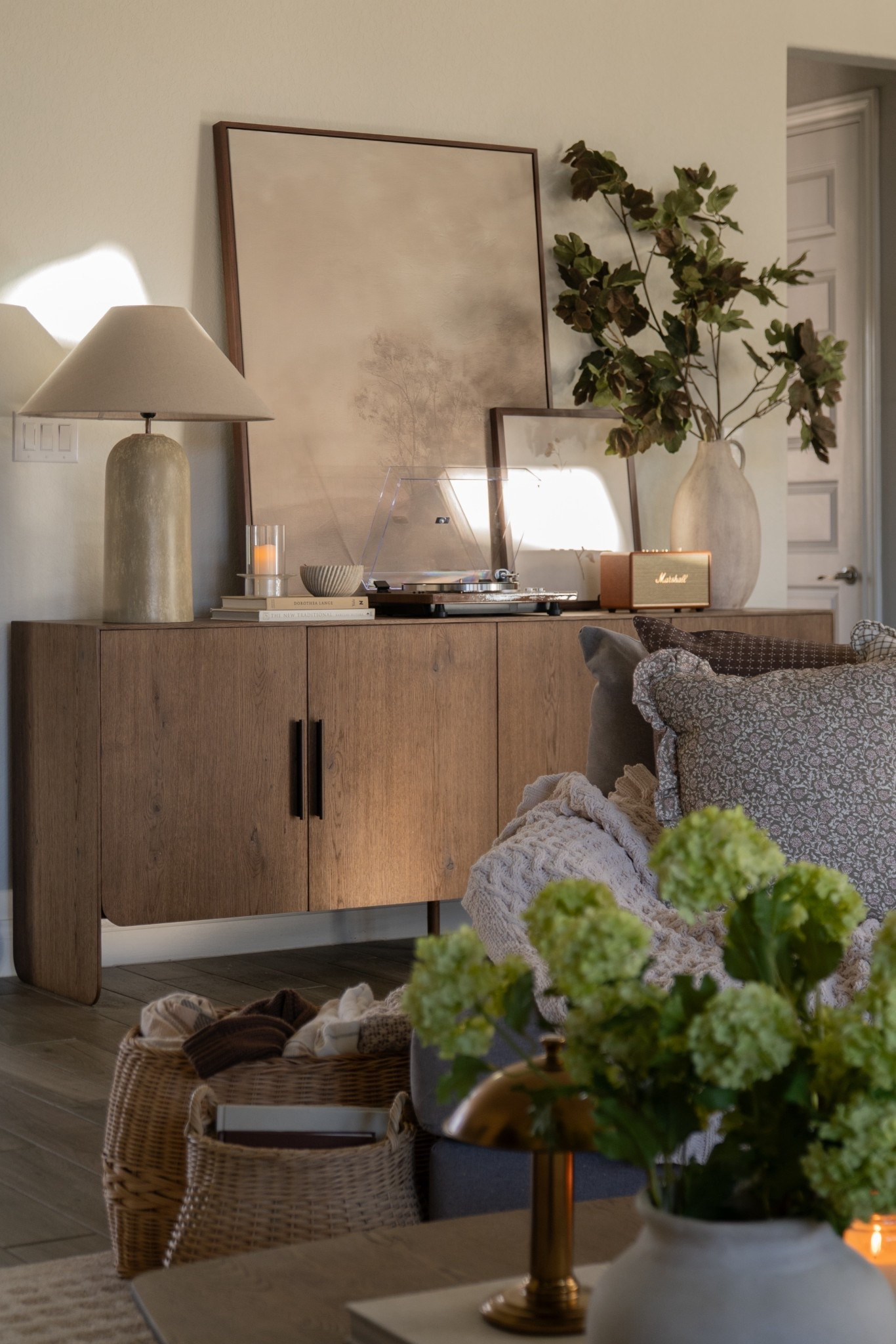 Spring sideboard / console styling ☀️ 

#LTKSpringSale #LTKSeasonal #LTKHome