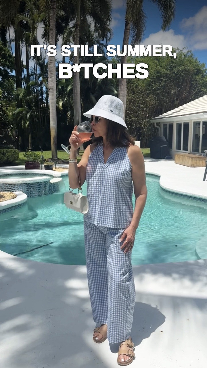 Yesterday: end-of-summer favorites.

Today: It's still summer, b*tches.

And I've still got outfits to prove it.

Both looks are linked and you can find more of my summer favorites in my Amazon storefront.

Seriously... we still have 31 days of summer. 

I HAD to use this audio. * 😎☀️

Use code F4_GWEN20 for 20% off at Frankie 4 

#amazonstyles #endlesssummer

#LTKootd #LTKSeasonal #LTKOver40