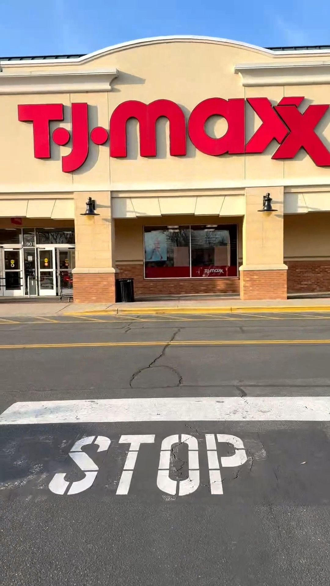 Tjmaxx finds 🩵💗

* linked similar styles + a few of my other favorites finds 

Spring style, Amazon fashion , spring dress, tea kettle, spring fashion, tjmaxx, maxi dress, mini dress, barn jacket, purse 

#LTKdayinmylife #LTKSpringSale #LTKootd