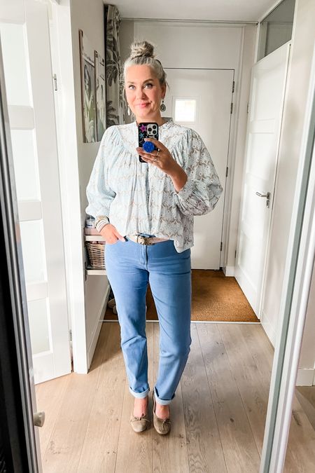 Ootd - Wednesday. A light blue bohemian style blouse paired with blue jeans from Perfect Jeans (https://www.perfectjeans.dk/MARLOUSDEWIT). Geox suède ballerina flats. 



#LTKnederlands #LTKeurope #LTKmidsize