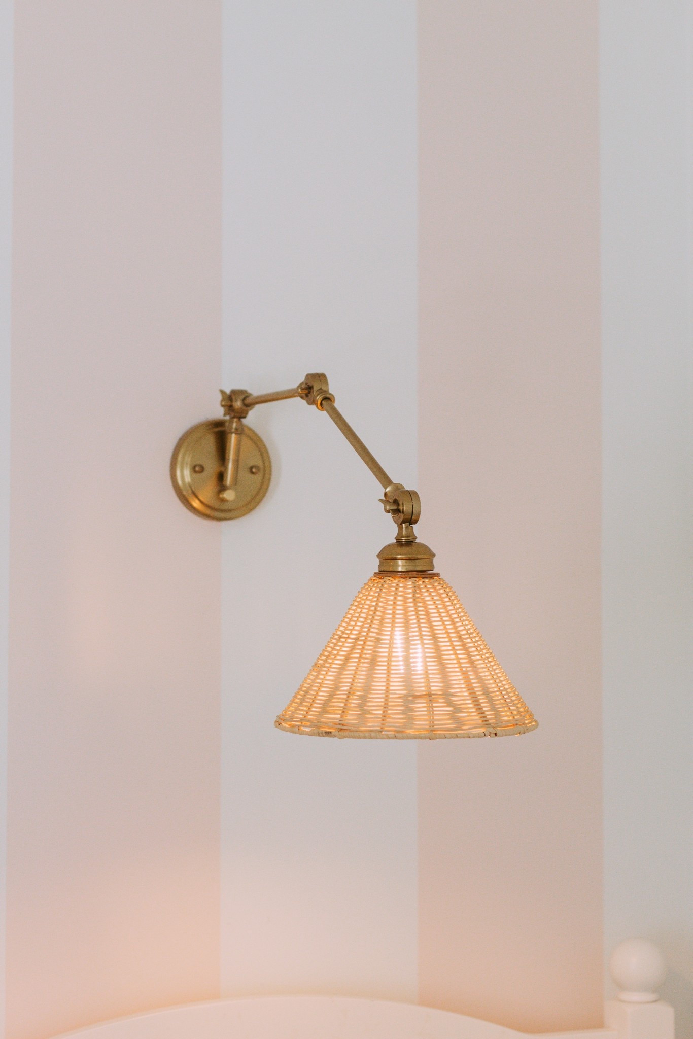 This Amazon light has made a huge difference in our girls room and I’m obsessed 😍

Lighting / Amazon

#LTKHome