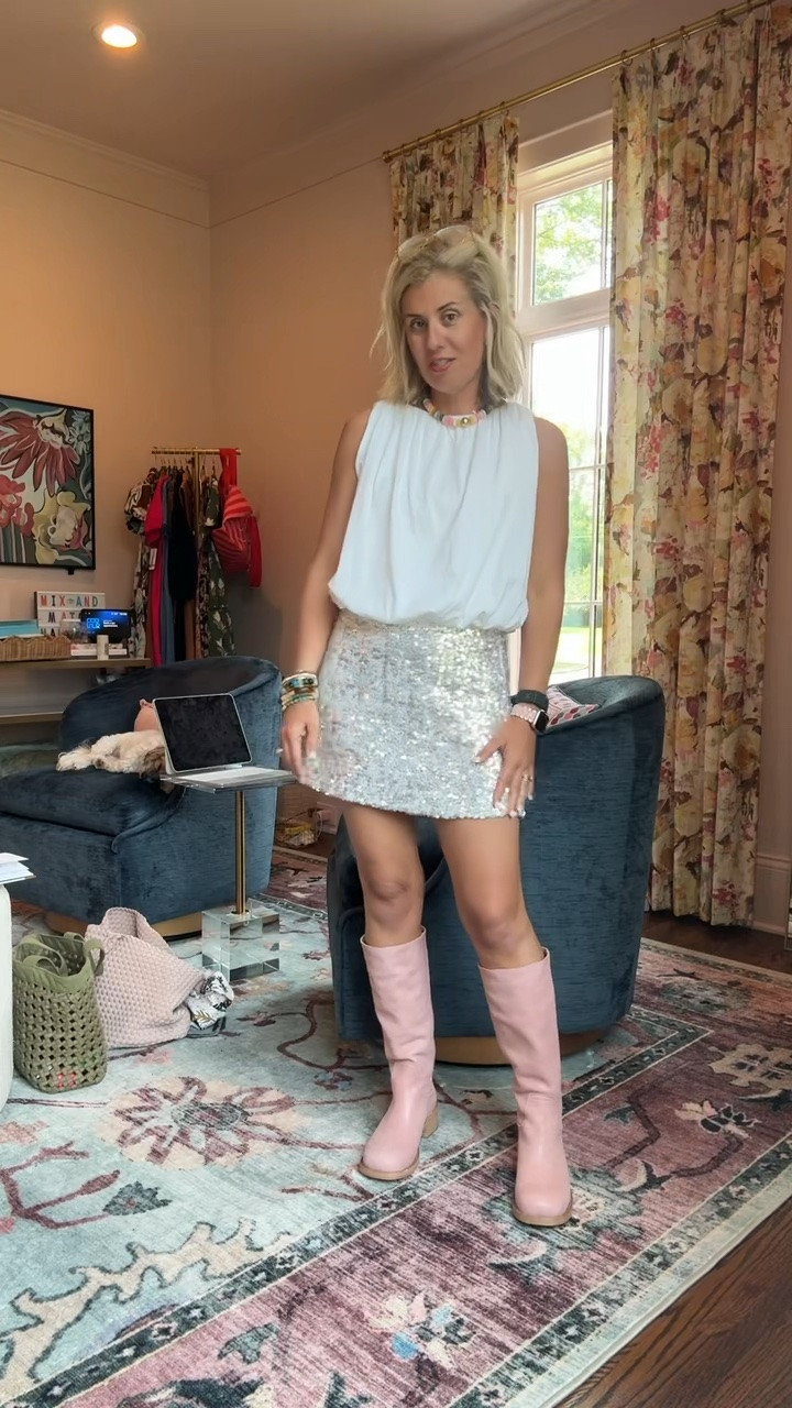 Top & skirt - small
Boots - 8 tts


Codes:
Allie + Bess - Catherine20
Erin McDermott - mixandmatch

#LTKdayinmylife #LTKOver40 #LTKSeasonal