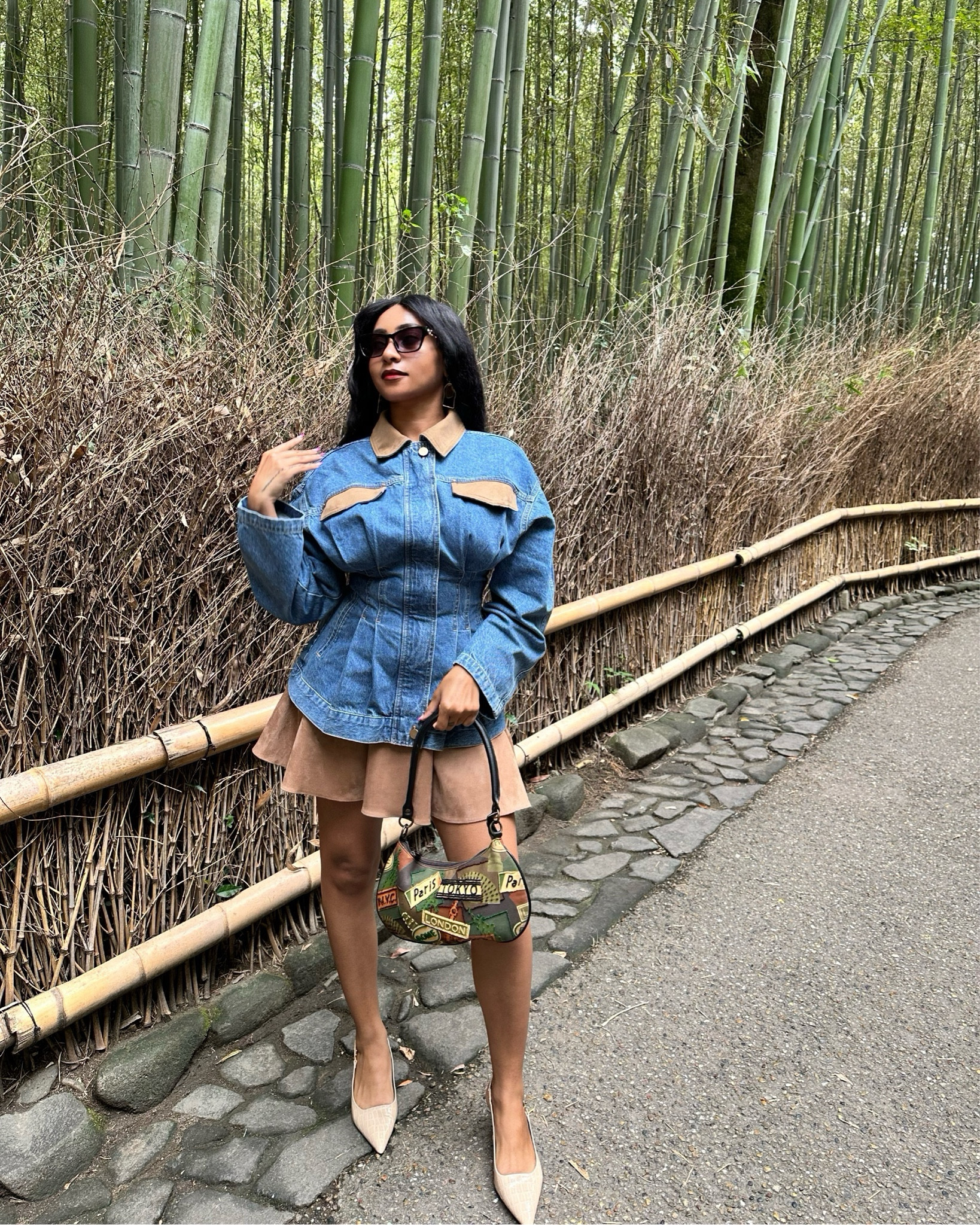 Strolling through Arashiyama 🎍🏯🤎 Asos Cinched Denim Top and Suede Skirt #vintagefashion #suede #falloutfit #japanesefashion #traveloutfit #denim #kyoto 