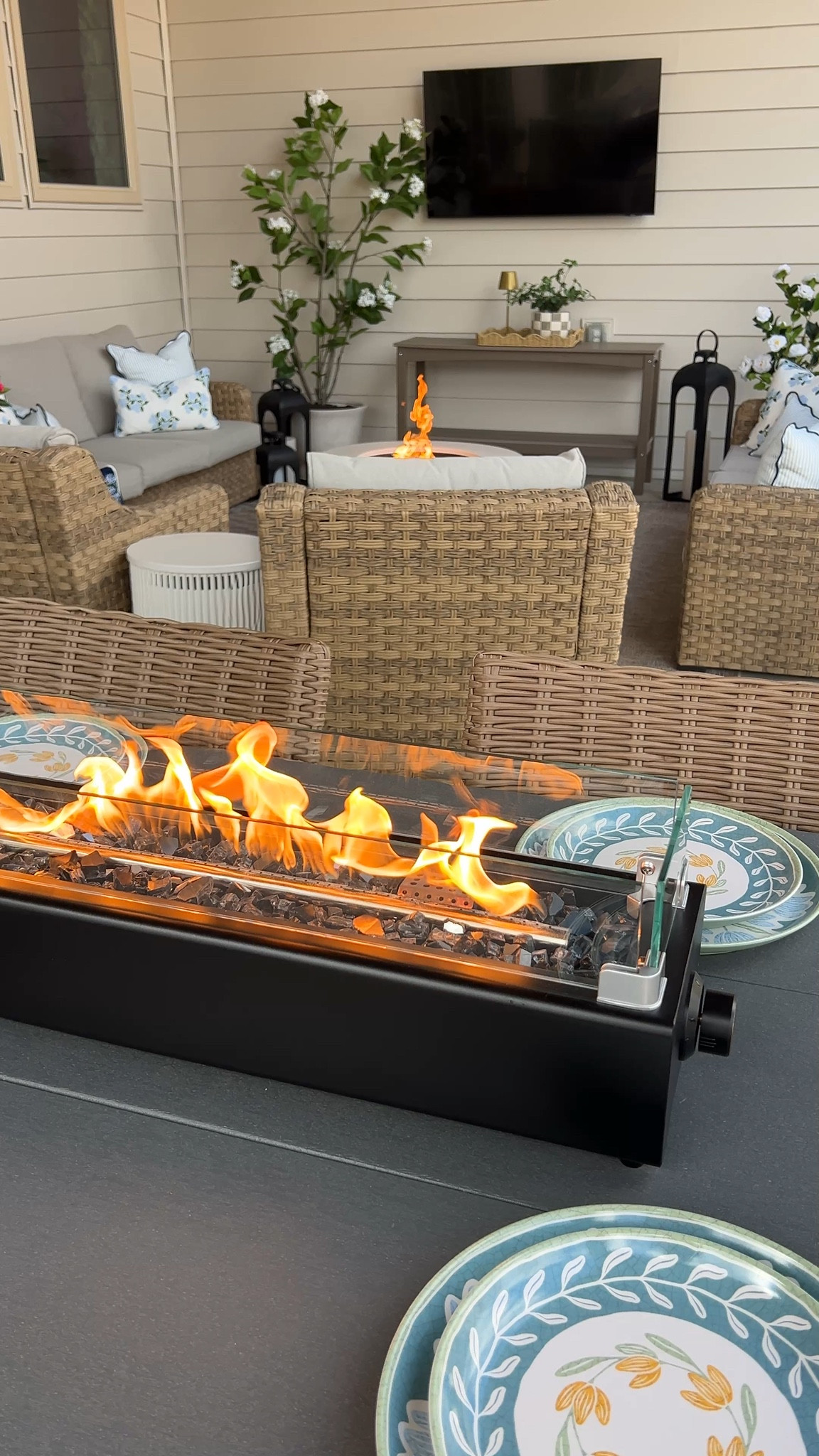 Patio table set up!

Patio setup
Summer patio vibes
Backyard patio
Patio decor
Small patio ideas
Patio firepit

#LTKHome #LTKSeasonal