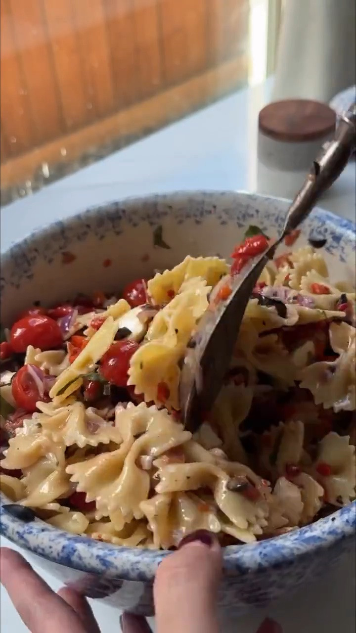 pizza pasta salad 👀 one of my favorite recipes i’ve ever made!! 

full recipe is on wholesomelymorgan.com

#LTKfoodie #LTKHome