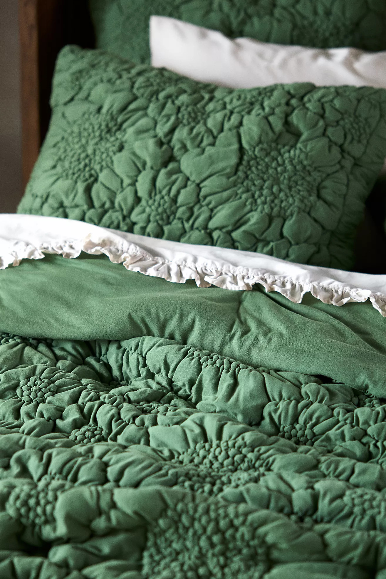 Dahlia Cotton Jersey Floral Quilt
  


  


  


  


  
  

68 Reviews Reviews$308.00 – $358.0... | Anthropologie (US)