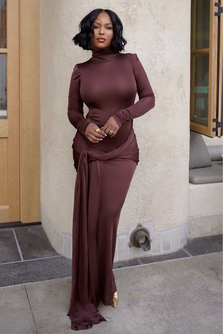 Obsessed with this brown jersey maxi dress from Revolve ! 

#LTKstyletip #LTKparties #LTKwedding
