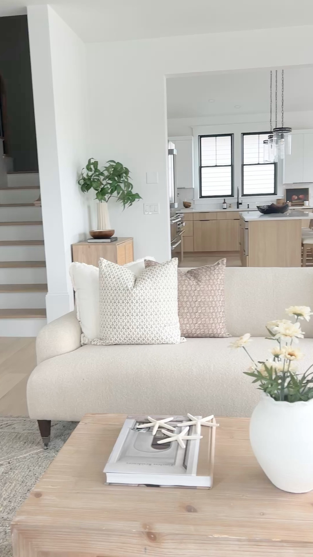 Spring living room decor. 

#livingroom 

#LTKHome