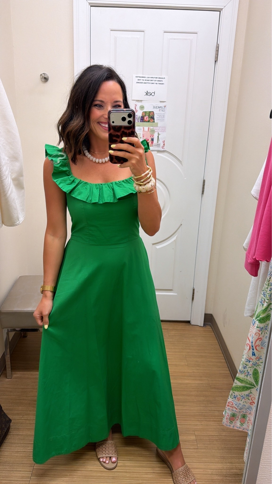 This green dress is such a statement piece 💚 The ruffle neckline is so flattering, and the color is absolutely gorgeous. Perfect for showers, weddings, vacations, or any summer event!

Shop here.

Size XS-S • 5’3” for reference

#Belk #BelkStyle #GreenDress #SummerDress #MidiDress #WeddingGuestDress #VacationStyle #SummerFashion #OOTD #StyleInspo
