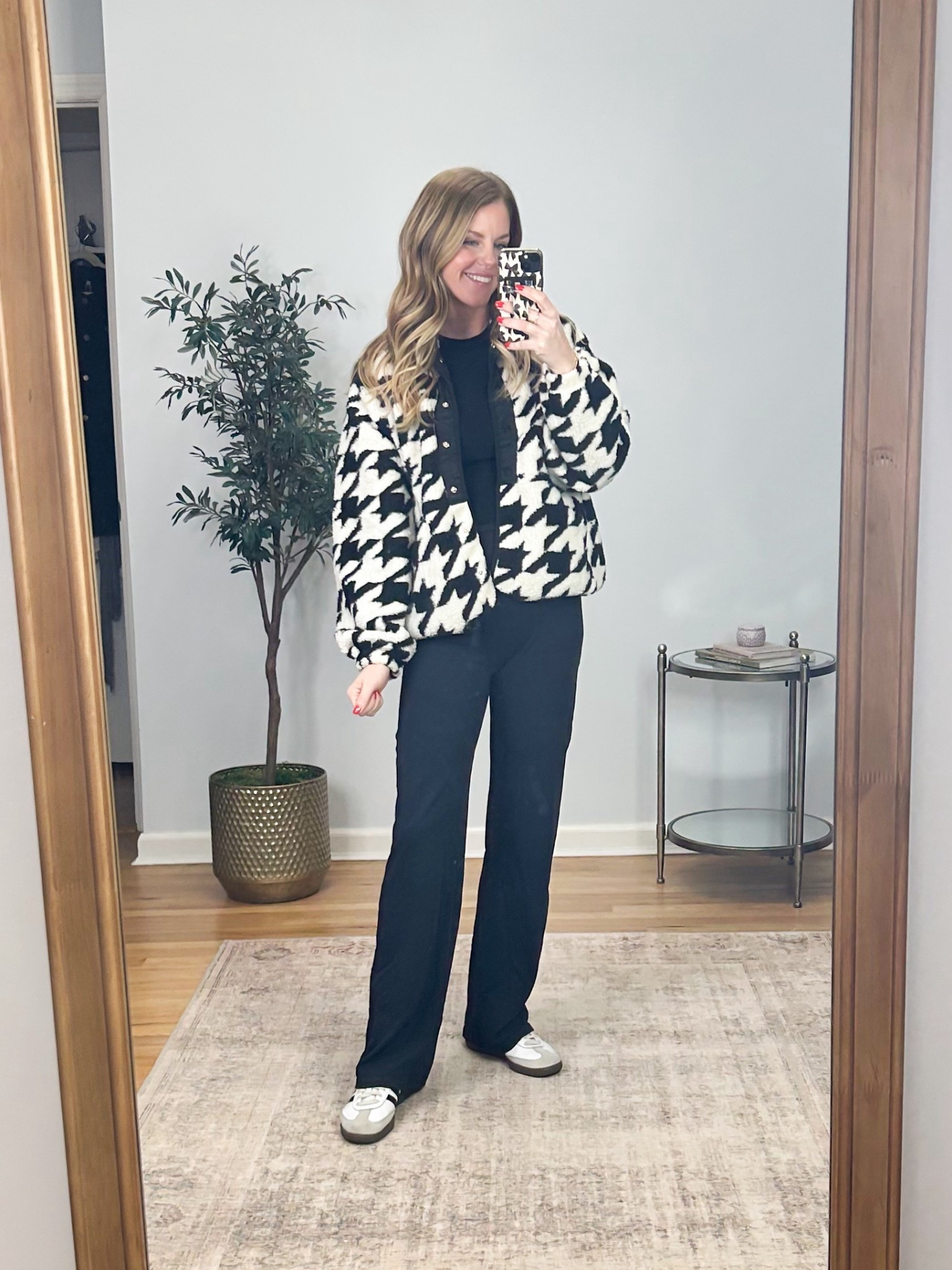 Comfy casual mom outfit of the day! Love the print of this fleece. Size M paired with the comfiest pants! 

#LTKFindsUnder50 #LTKSaleAlert #LTKFindsUnder100