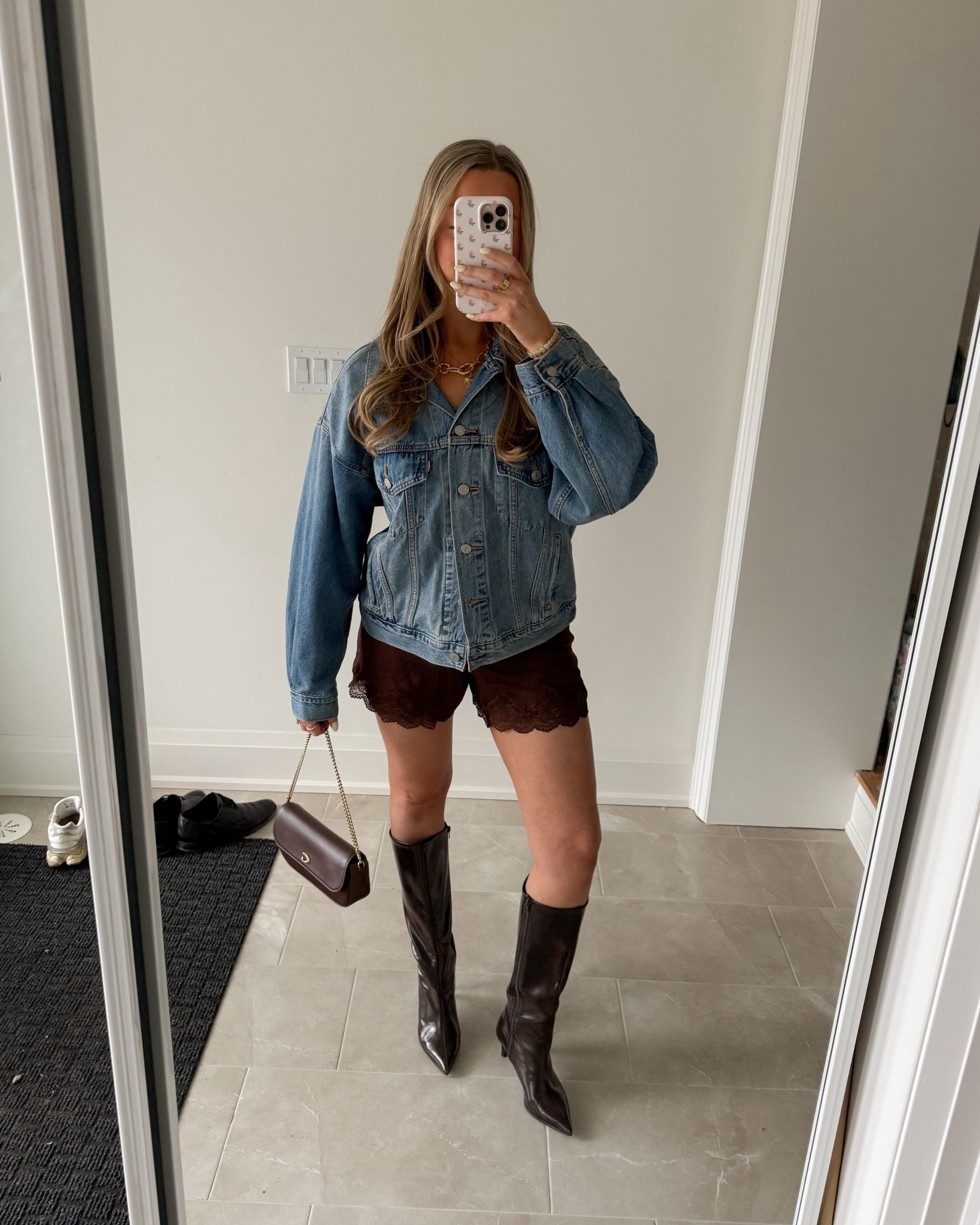 Girls night ootn🍸
Jacket size L
Shorts size XS

#LTKootd #LTKdayinmylife #LTKxAerie