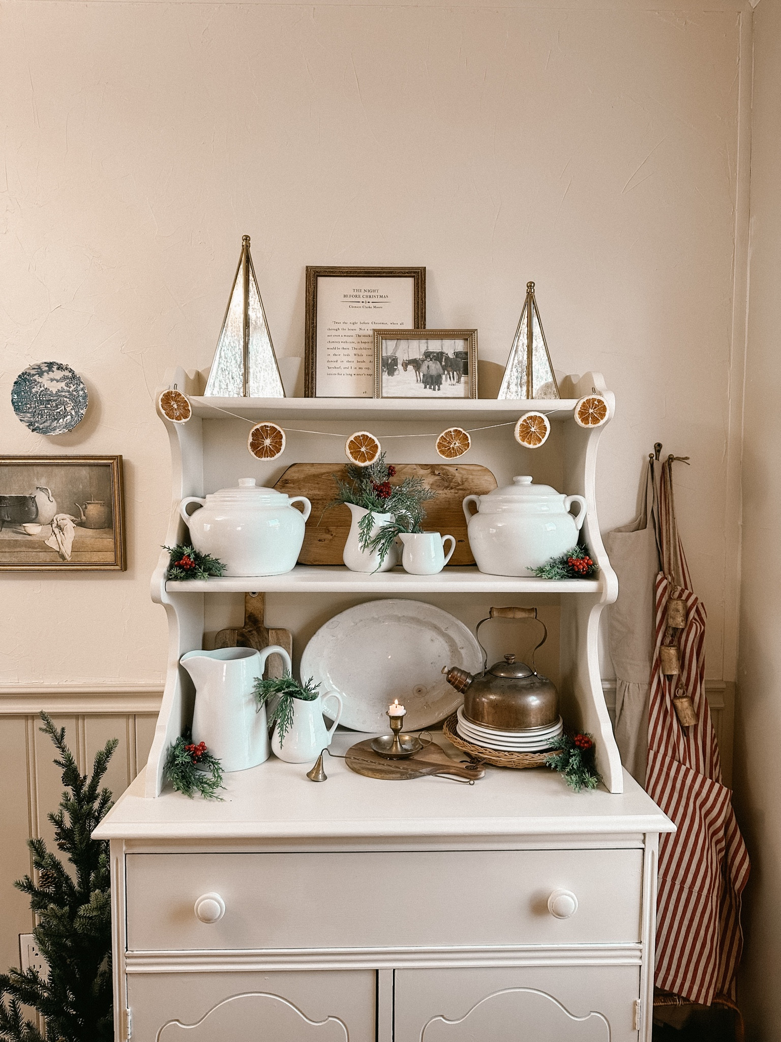 Cottage Christmas 🎄 🎅🏻

#LTKHoliday #LTKSeasonal #LTKhome