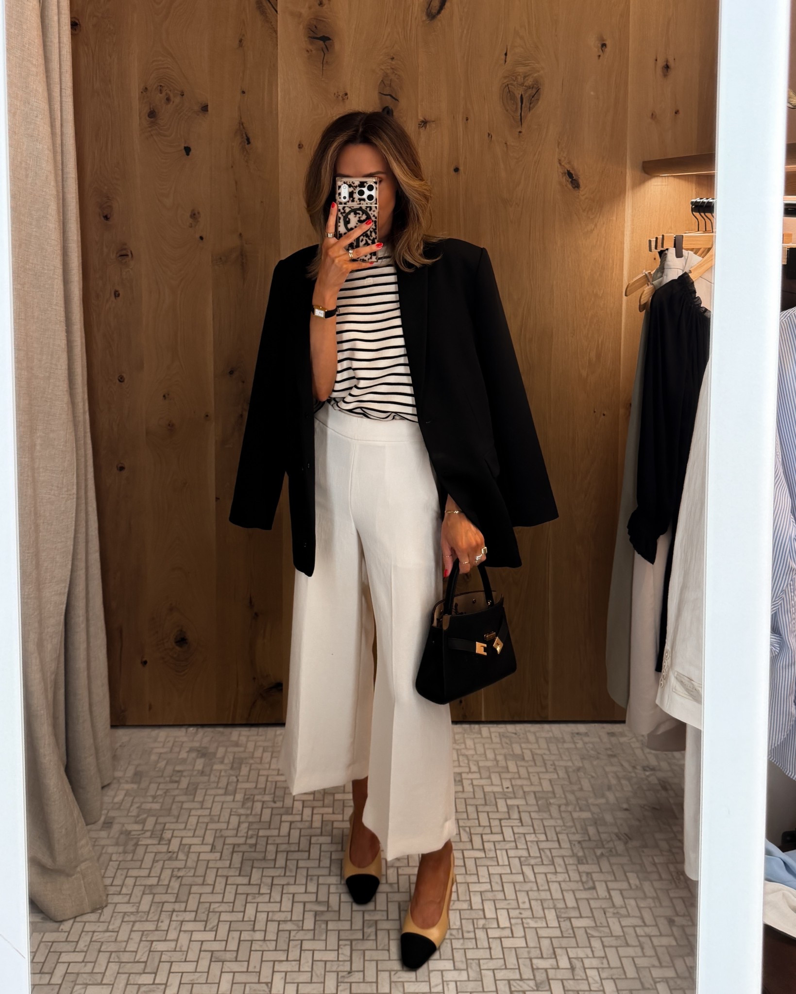 What I’m wearing for my mother/daughter shopping appointment at Aritzia ! Had to wear my crop pants because we’re ALL loving them and so in season, size 2, lots of movement and so chic with a boxy tee and oversized blazer! Tee XS and blazer small 

#LTKOver40 #LTKWorkwear #LTKootd