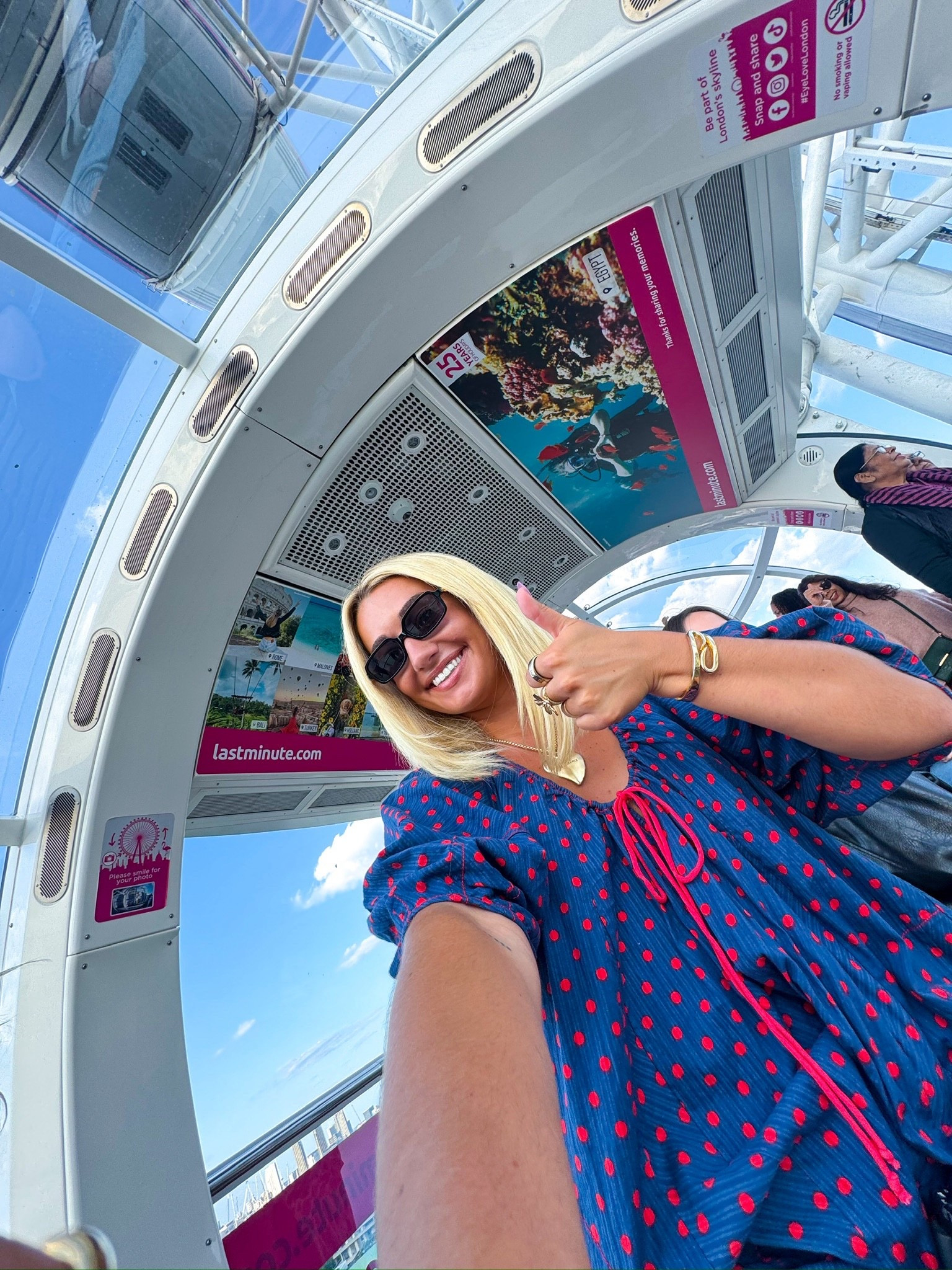 Bopping around London! 

#LTKStyleTip