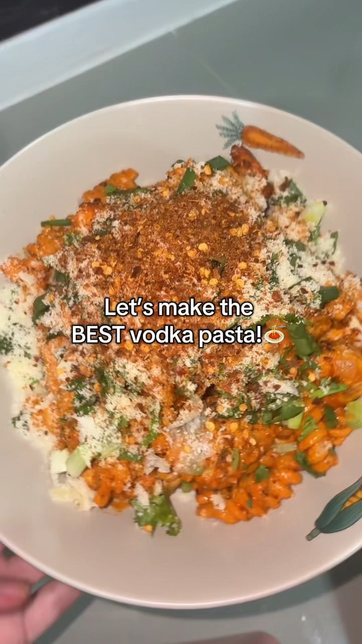 The BEST version of the viral spicy vodka pasta! 🍝🌶️ 

#LTKHome #LTKFamily