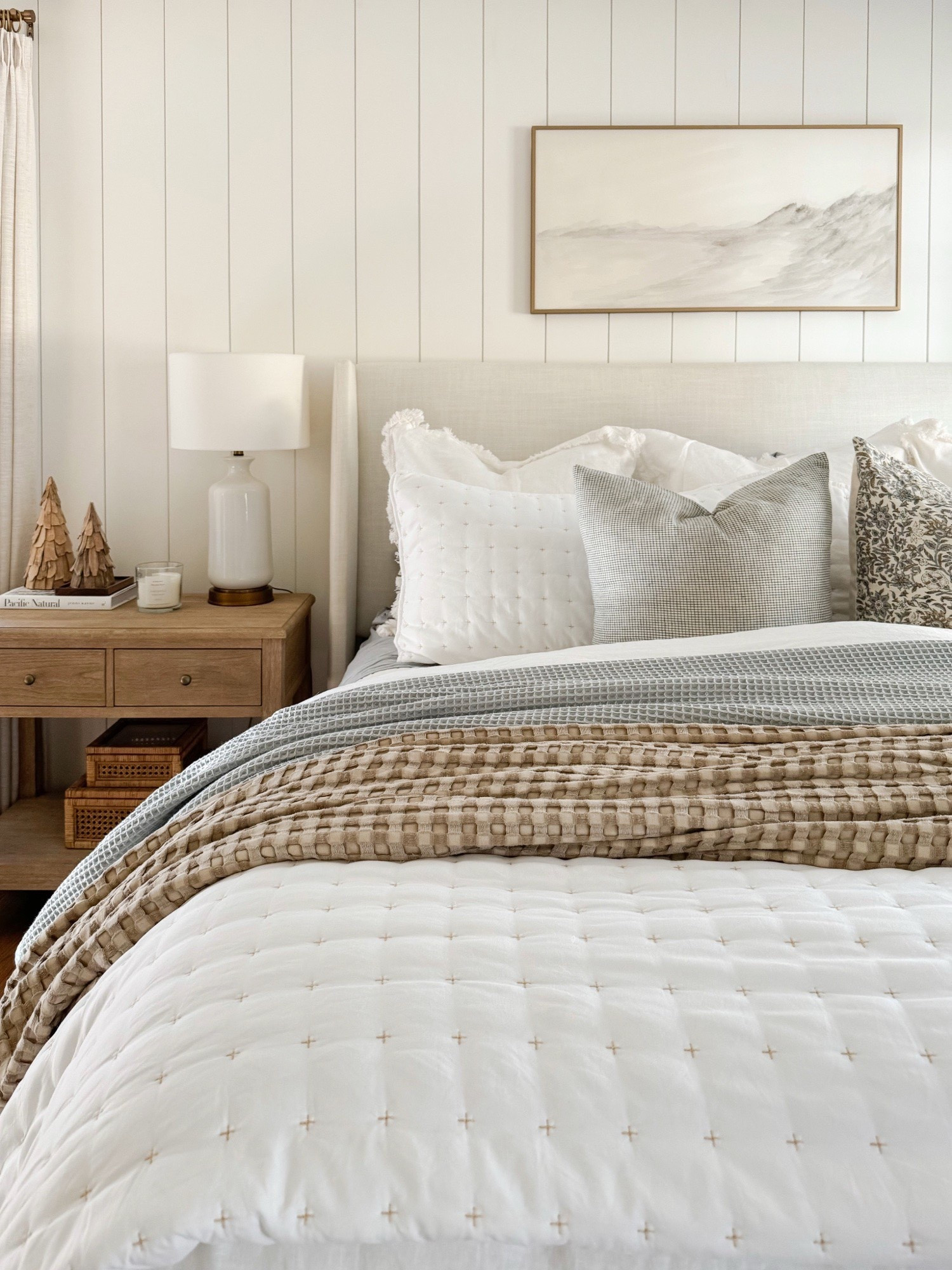 Comfortable Bed Style 

Bedroom Ideas  Fluffy Bed Aesthetic  Comfortable Bed Styles  Plush Bedding Trends  Layered Bedding Look  Soft Bed  Wall Art  Cozy Bed  Room Inspo

#LTKHome #LTKFindsUnder50 #LTKSaleAlert