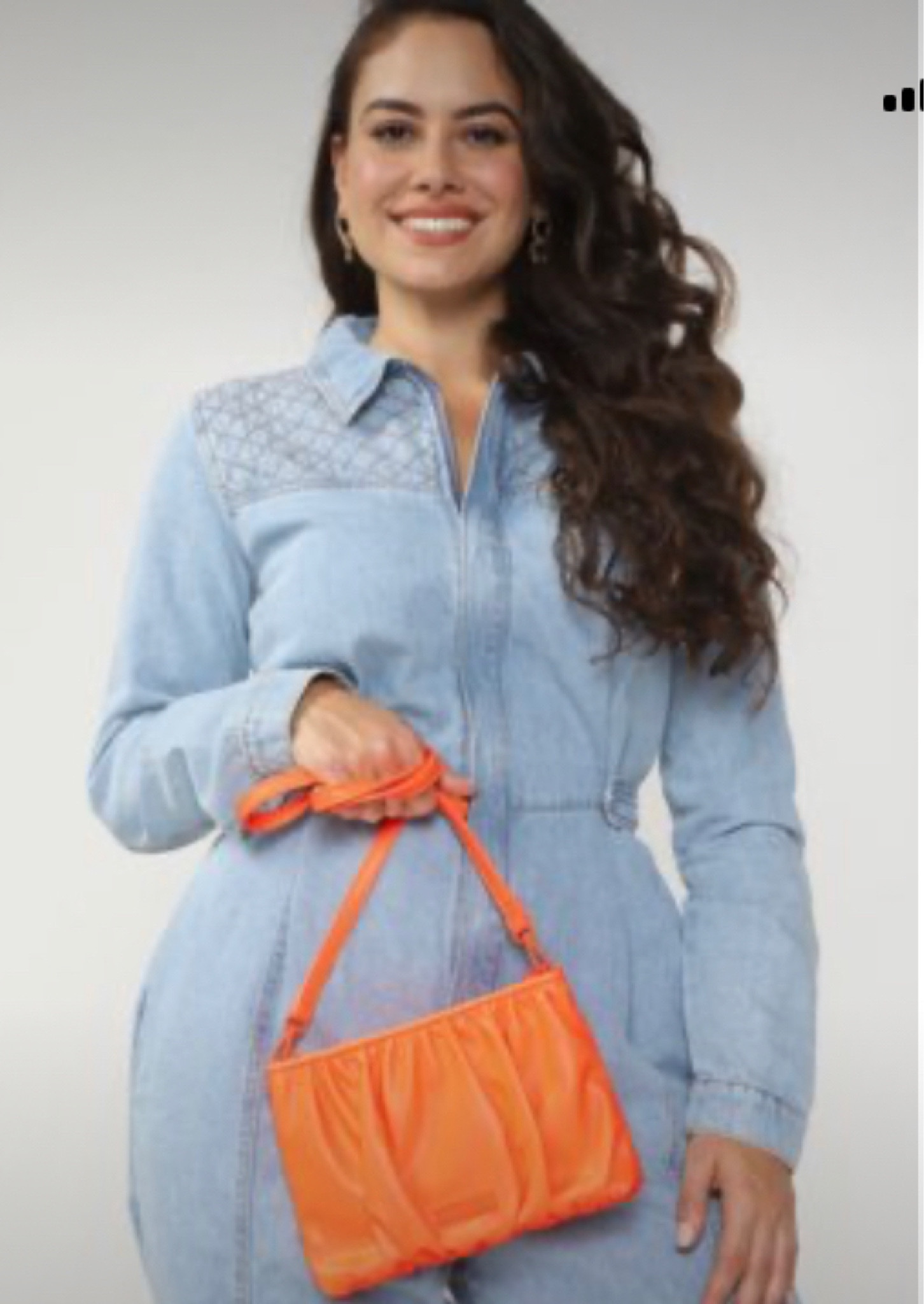 Essa bolsa é muito linda, e versátil eu tenho duas de cores diferentes.
Me ajudam bastante no dia a dia, e para sair e se divertir. 

#LTKstyletip #LTKbrasil