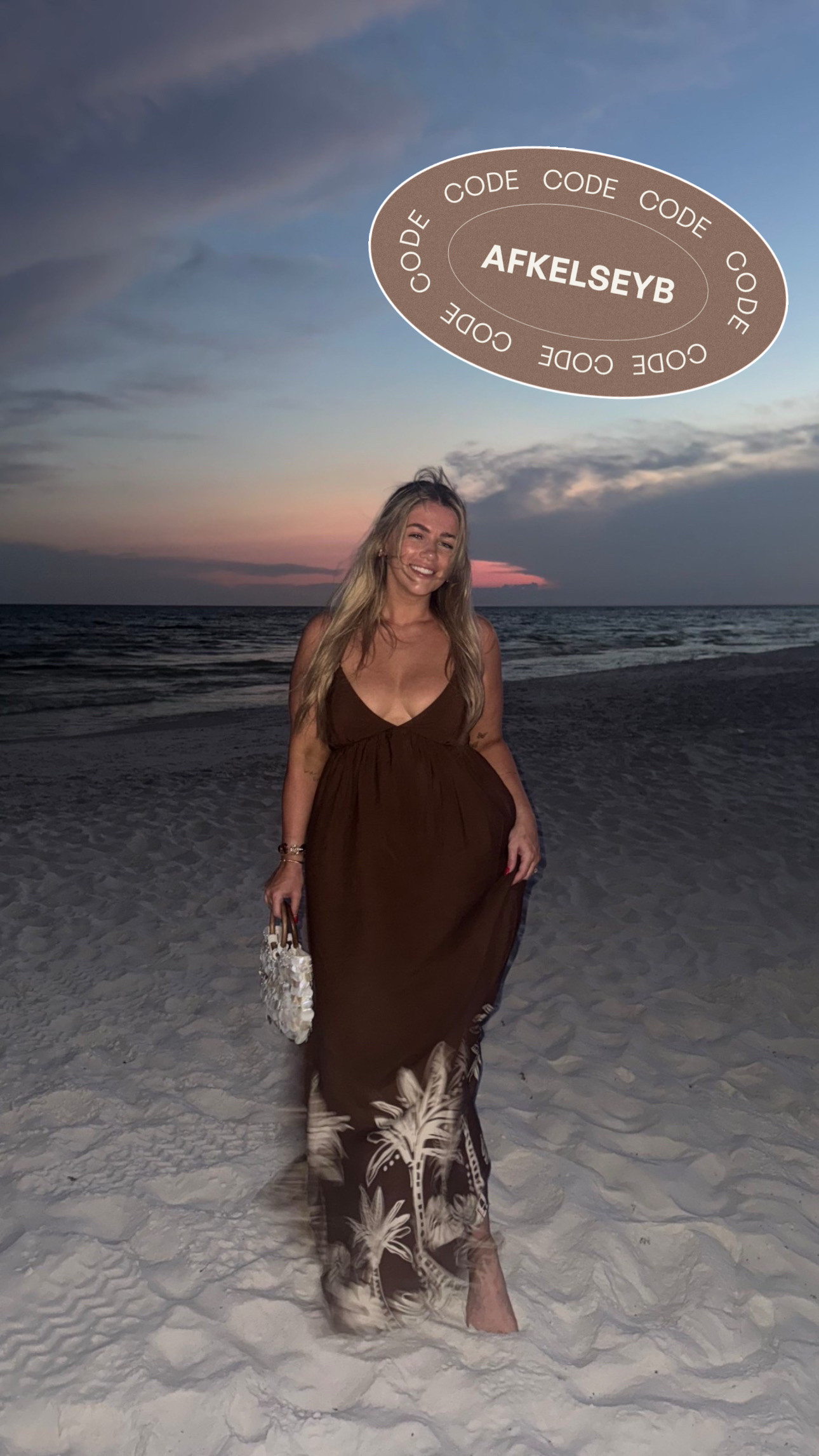 #Abercrombiepartner @Abercrombie Bra free collection is here🤎 Love this bc who wants to wear a bra now a day🤪 Everything has a built in bra! Code AFKELSEYB for additional 15% off 

Dress- medium 

#LTKSeasonal #LTKSaleAlert #LTKMidsize