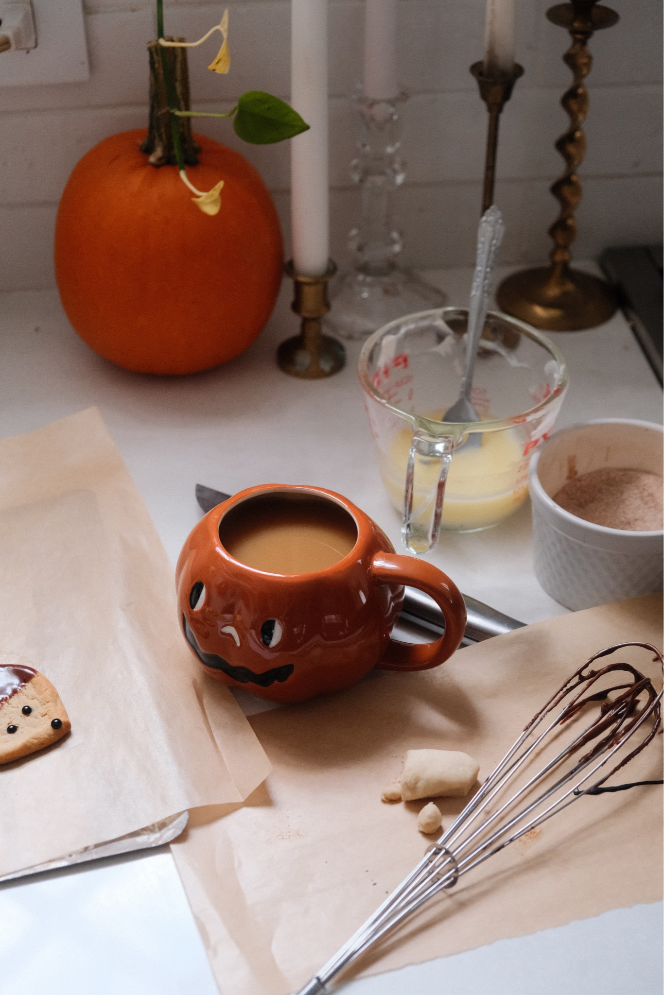 Fall baking and ☕️

#LTKhome #LTKHalloween #LTKSeasonal