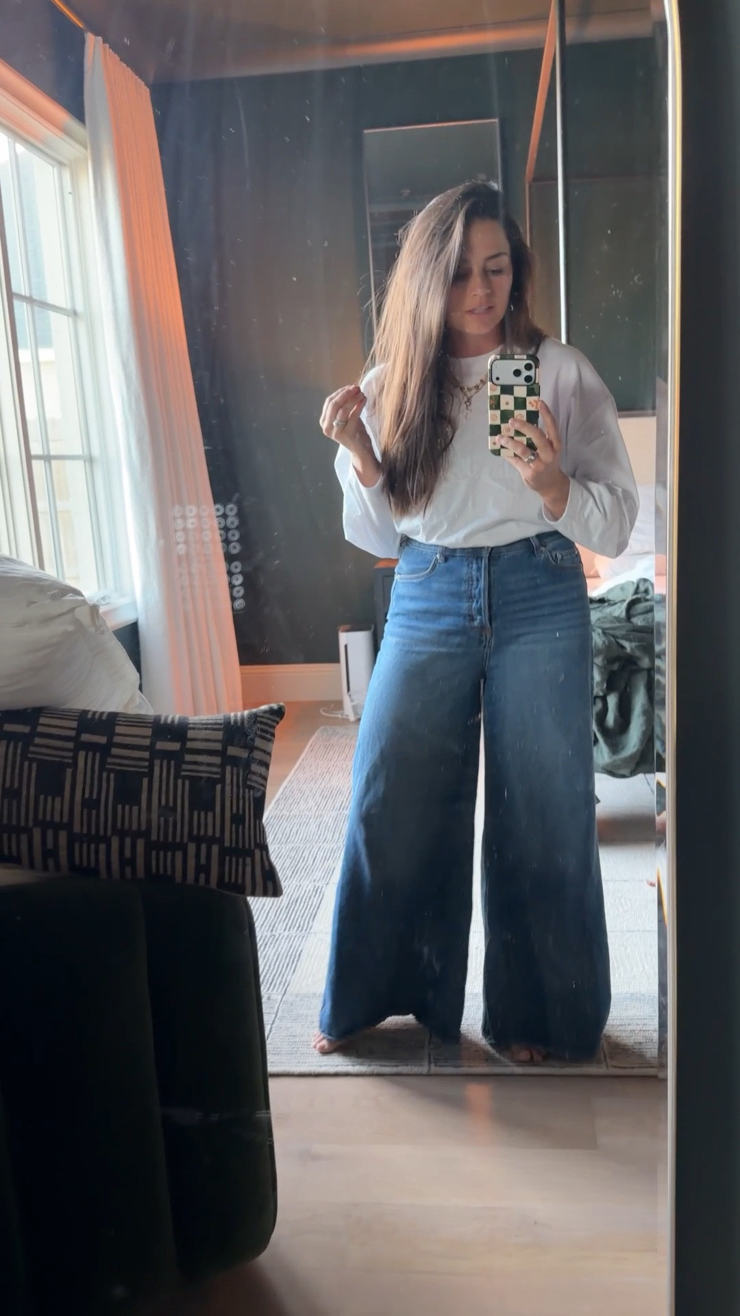 Love this casual fall outfit! These jeans are my favorite!!!

#LTKMidsize #LTKSeasonal #LTKStyleTip