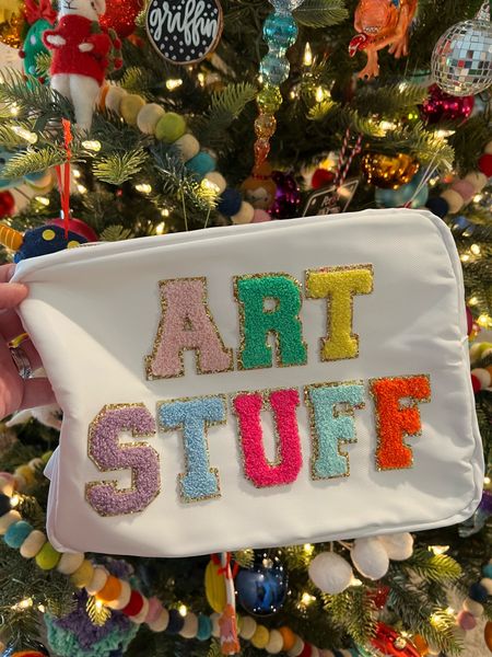 PERFECT gift idea for the art lover on your list. Full it with pens, markers, stickers and pencils OR gift it as is for them to gather all their art supplies in. Amazing quality and a great price compared to bigger brands  